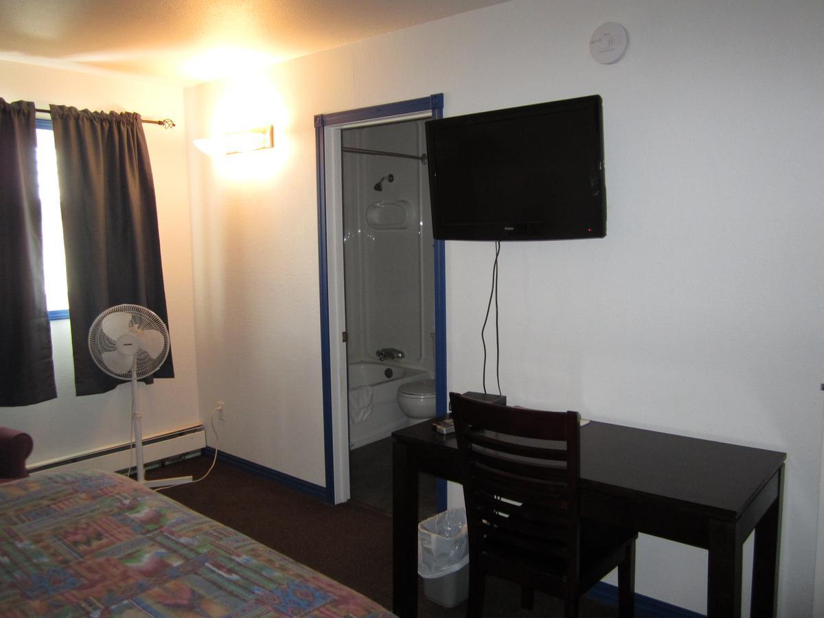 Nisutlin Trading Post Motel Teslin Habitación foto